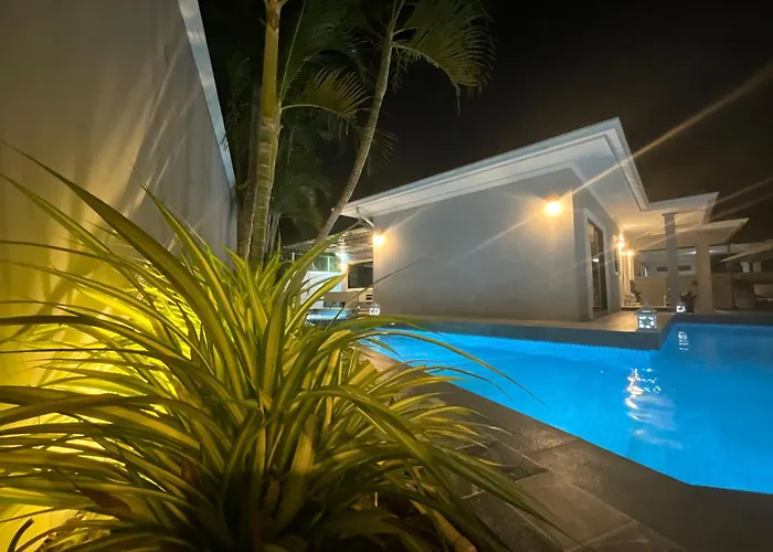 7 Minutes From Centre Orchid Villa With Jacuzzi And Pool Table